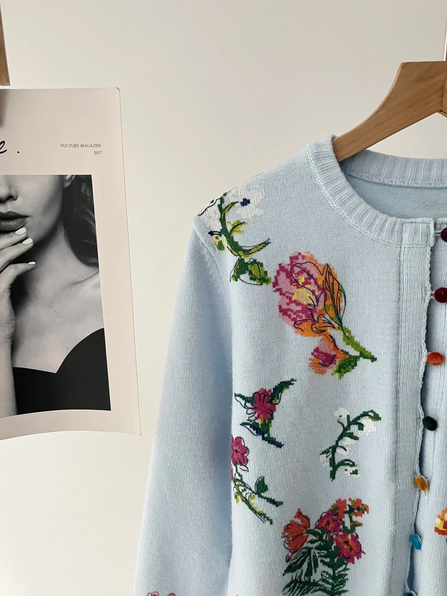 Sahara™ | Elegantní vesta s květinami