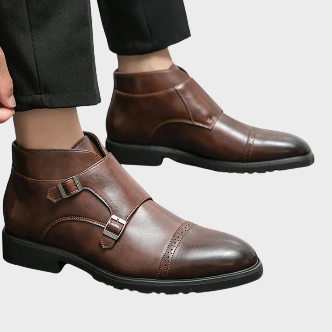 Parker™ | Botas de Dupla Fivela em Couro Sintético
