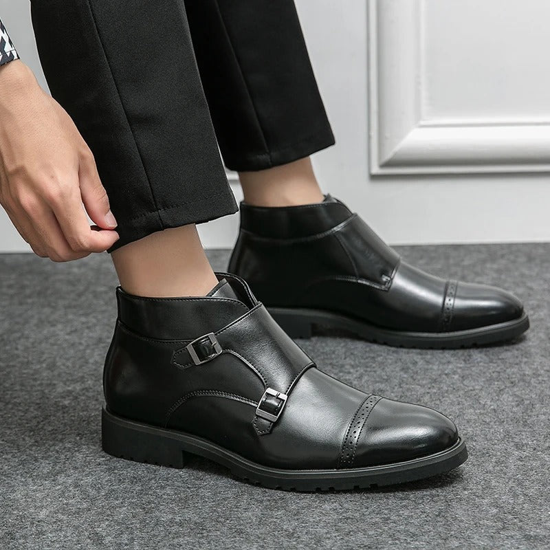 Parker™ | Botas de Dupla Fivela em Couro Sintético
